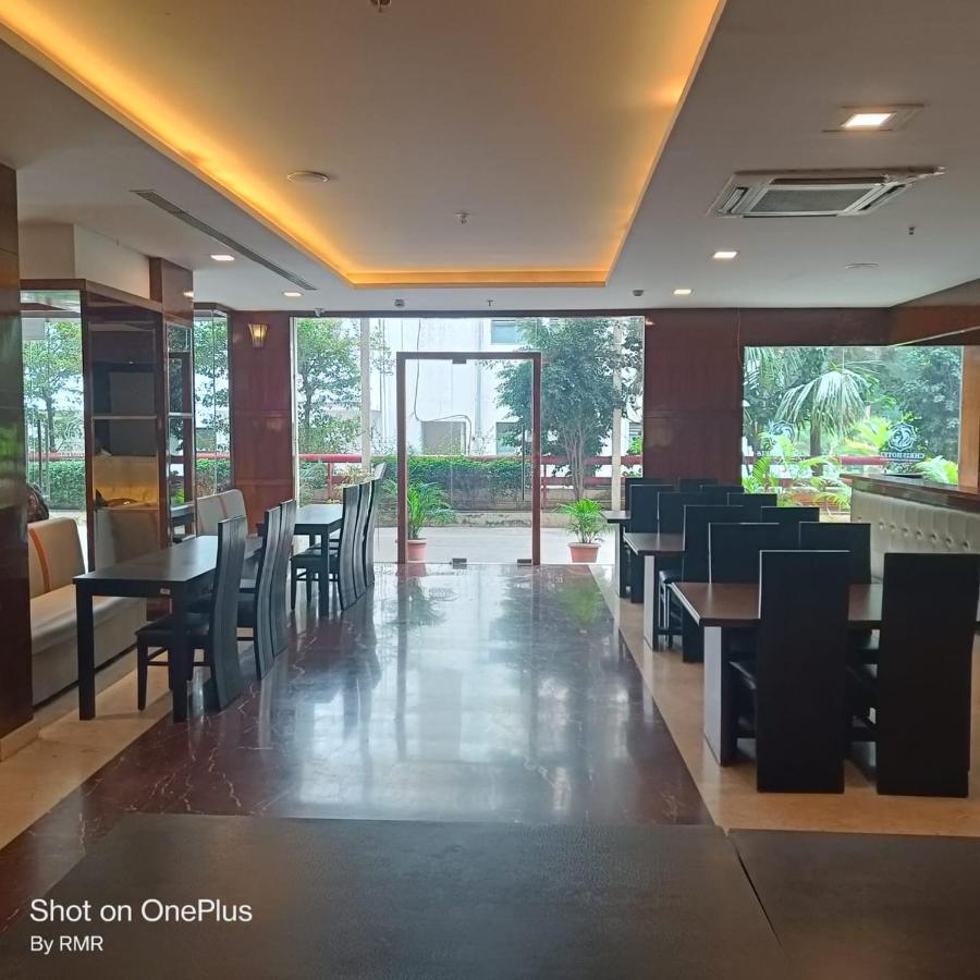 Astra Hotels & Suites Whitefield Near To Nallurahalli Metro Station And Ktpo Бангалор Экстерьер фото