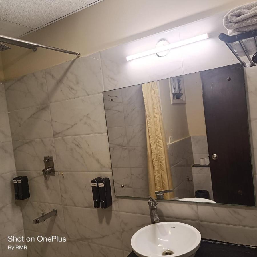 Astra Hotels & Suites Whitefield Near To Nallurahalli Metro Station And Ktpo Бангалор Экстерьер фото