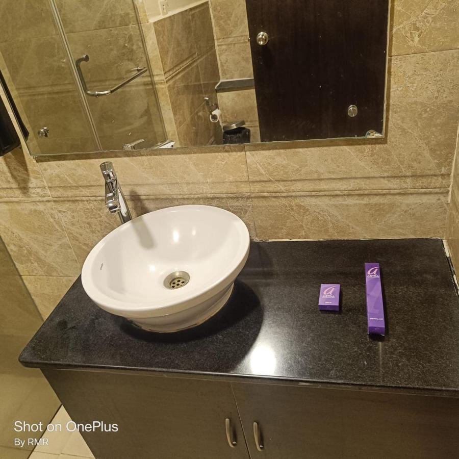 Astra Hotels & Suites Whitefield Near To Nallurahalli Metro Station And Ktpo Бангалор Экстерьер фото